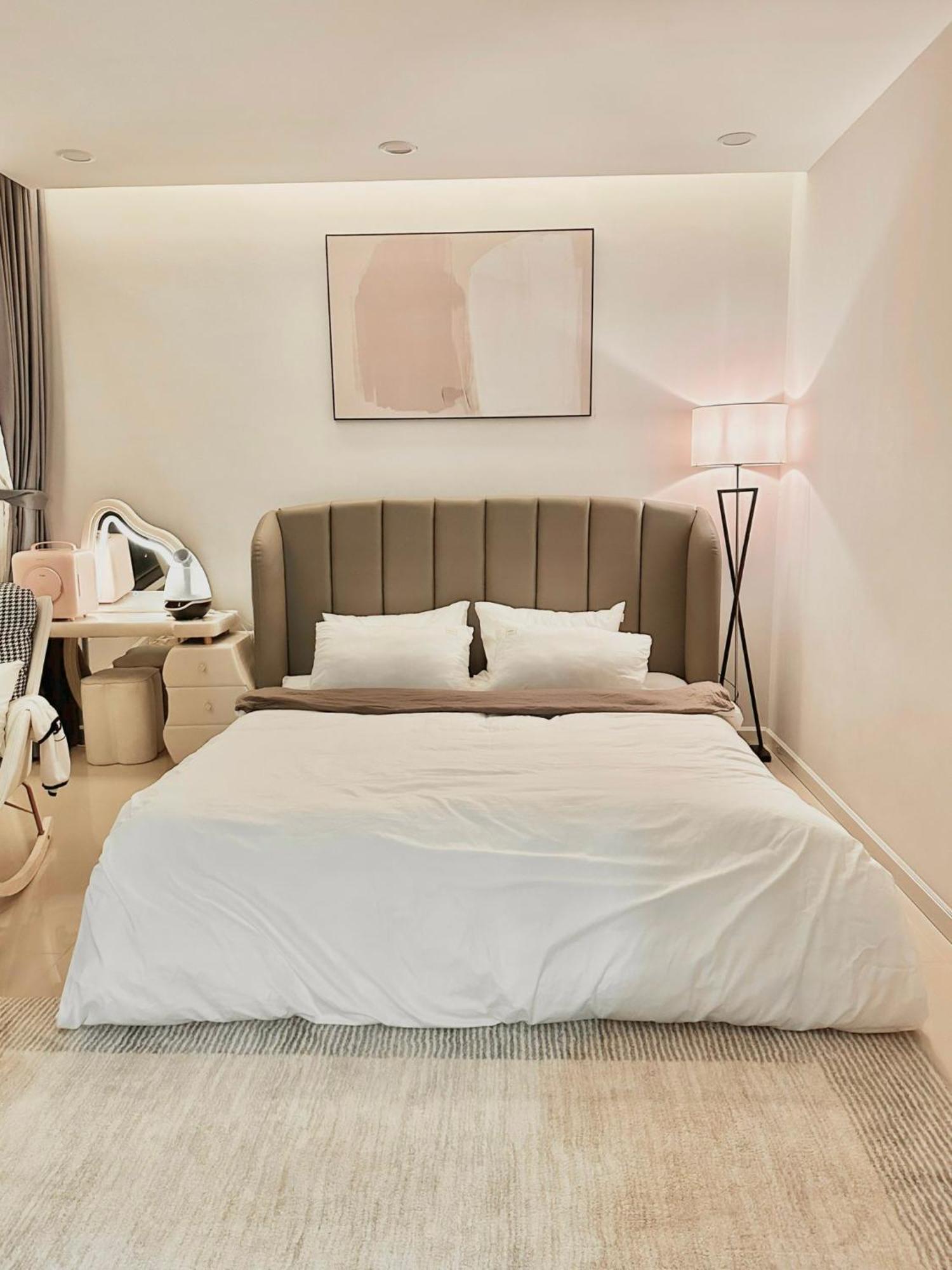 Westlake Homestay Hanoi - D'Le Roi Soleil Екстер'єр фото