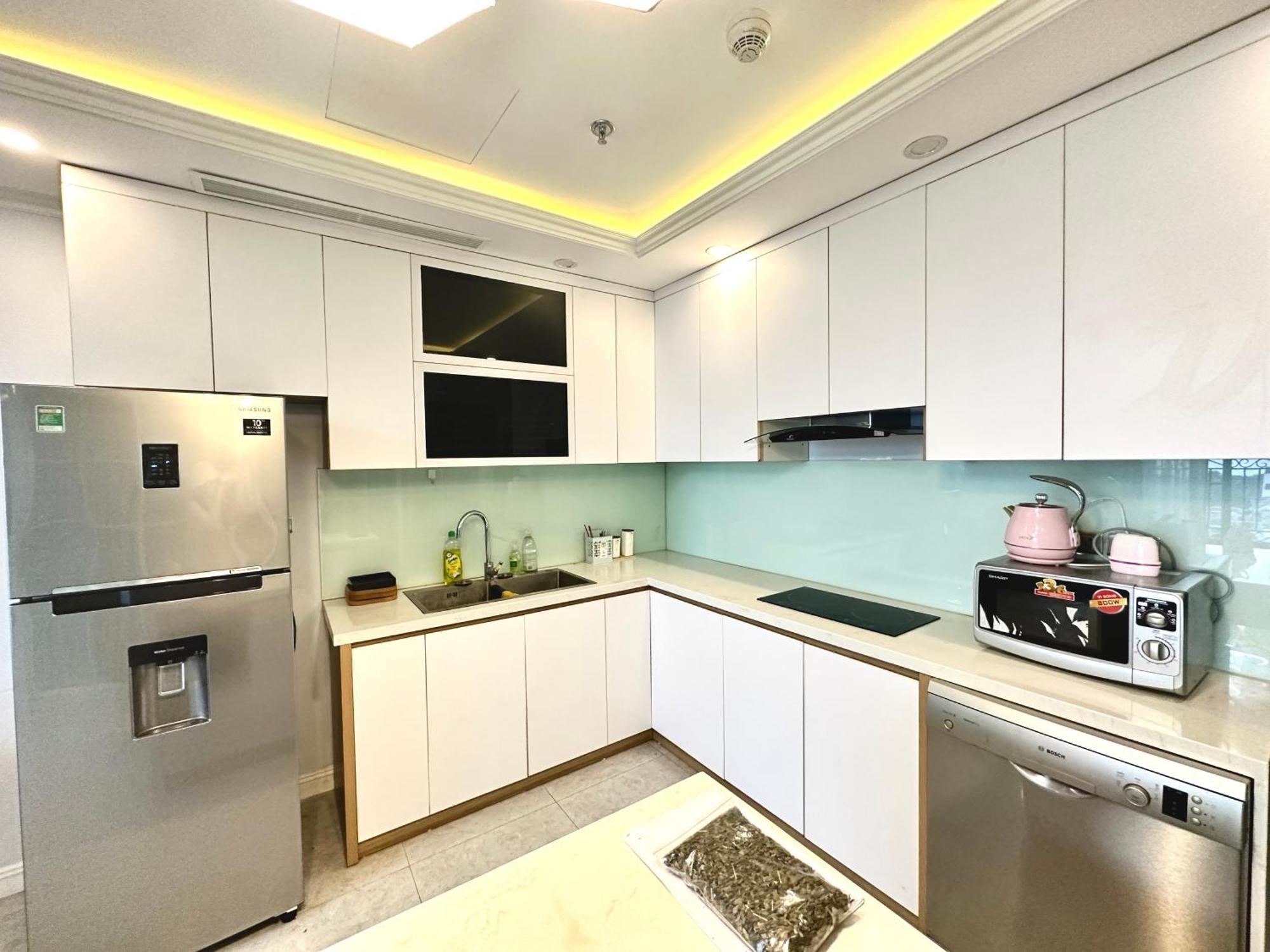 Westlake Homestay Hanoi - D'Le Roi Soleil Номер фото